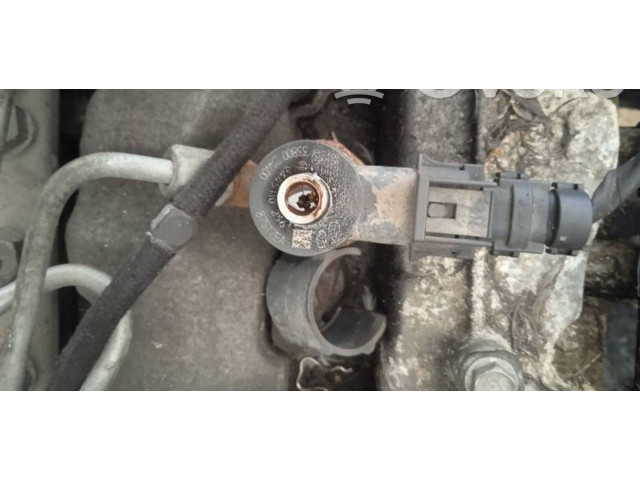 Vstřikovač 0445110256, 338002A400   Hyundai i30     