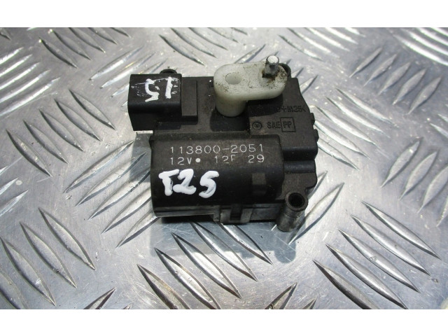 Vstřikovač 113800-2051   Toyota Avensis T250     