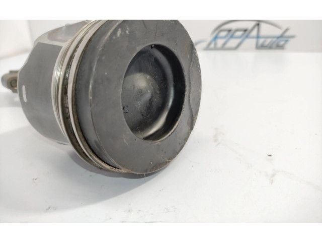  Поршень  82L175, F052  Volvo XC60  