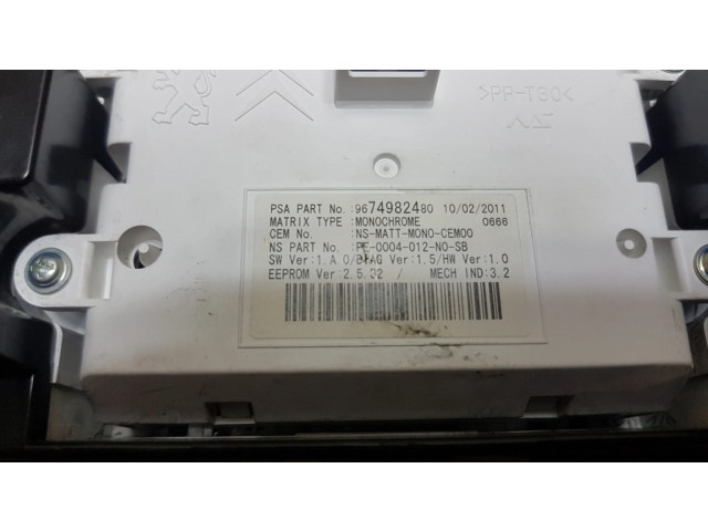 Přístrojová deska  Peugeot 5008 2012 9674982480  