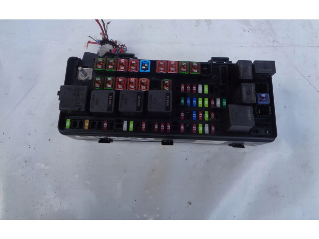 Блок предохранителей 670101639   Maserati Levante    