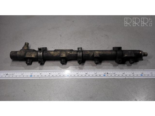 Vstřikovací lišta F00R000224   BMW 7 E38   4.0  