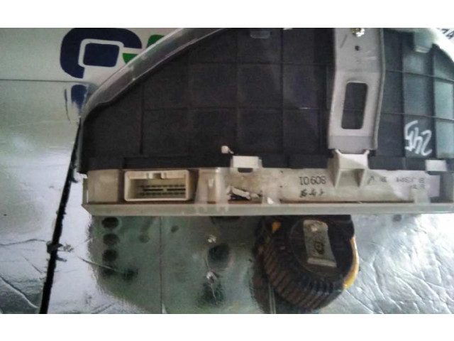 Přístrojová deska  Mazda 323 F  BJ3MB  