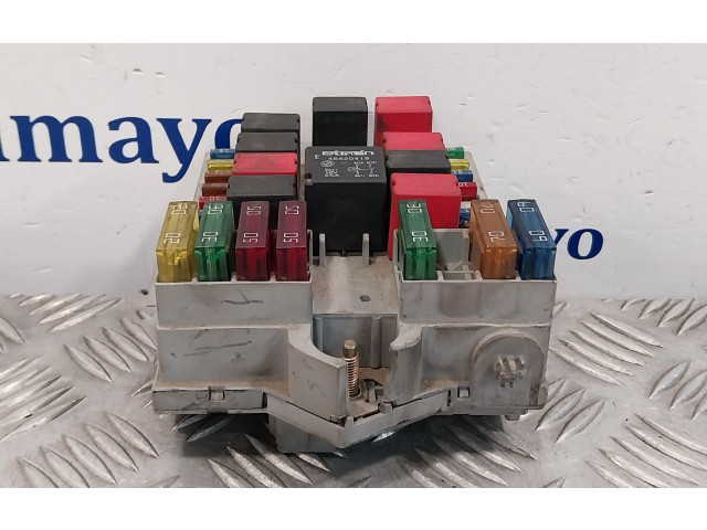 Pojistková skříňka Řídící jednotka BSM 51724394   Fiat Stilo 2004