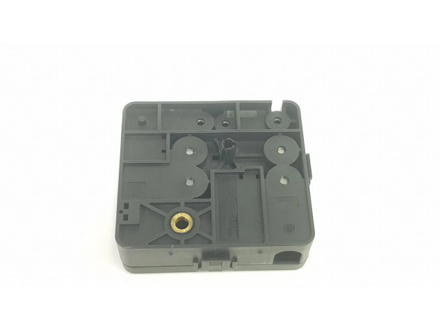 Блок предохранителей 61138374986   BMW X3 E83    