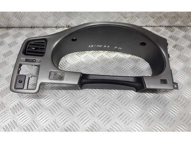 Přístrojová deska  Nissan Primera 1999 682409F600  