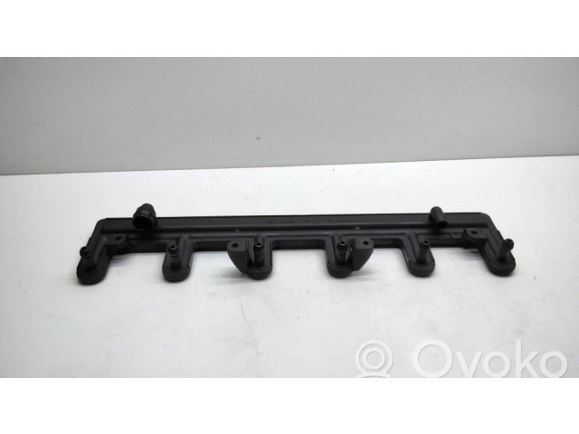 Vstřikovací lišta 1440318   BMW 3 E46  pro benzínový motor 2.8  