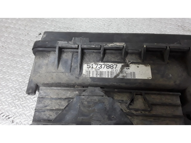 Блок предохранителей  51737887   Fiat Grande Punto    
