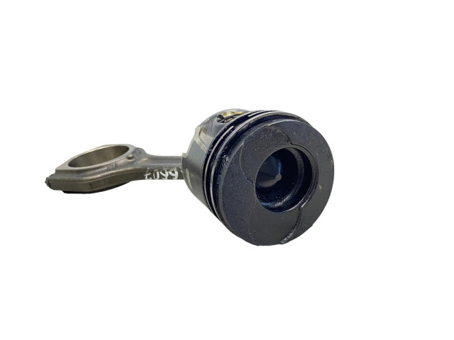 Píst 8HZ   Peugeot 207  pro naftový motor 1.4 8HZ (DV4TD) HDi