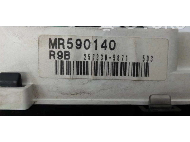 Přístrojová deska  Mitsubishi Montero 1999 MR456330, 2573106301  