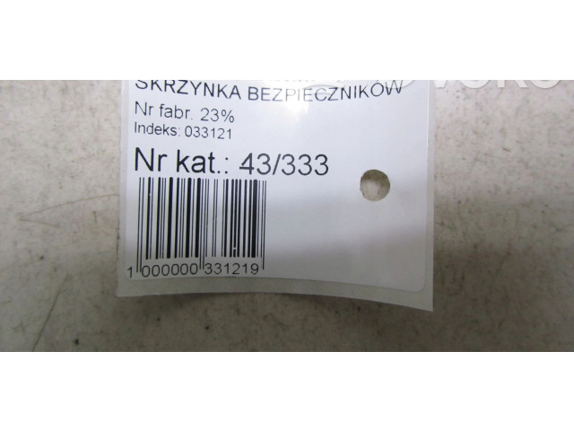   Pojistková skříňka 8273042770A   Toyota RAV 4 (XA40) 2013