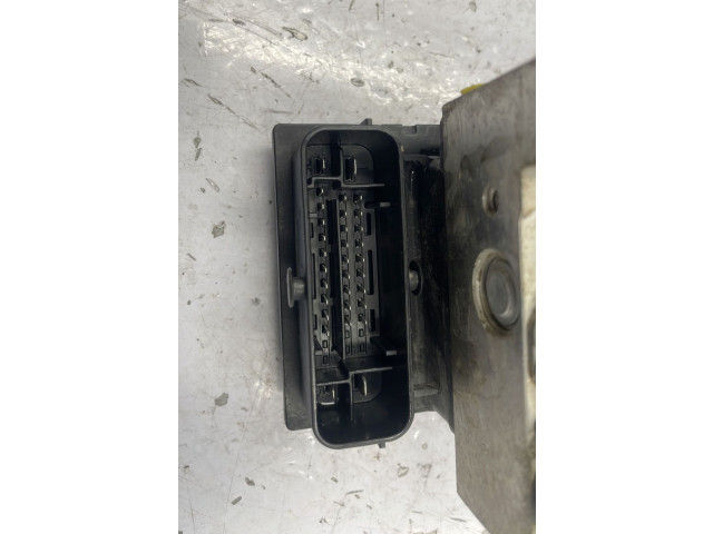 Jednotka ABS 8200963331   Renault Trafic II (X83) 2014
