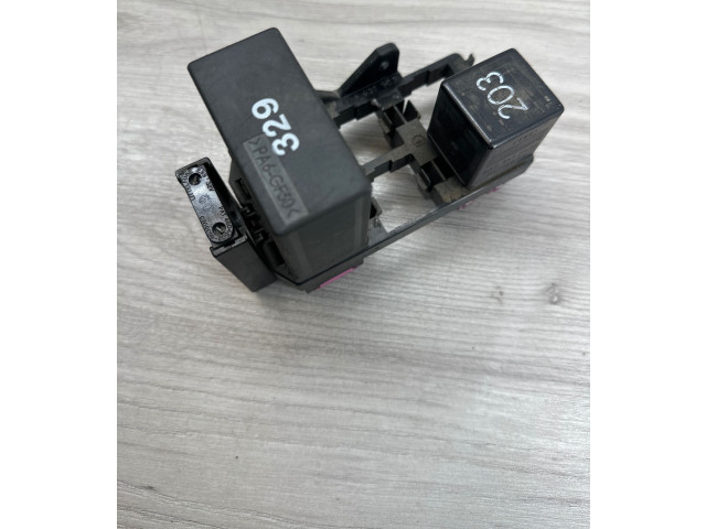 Блок предохранителей  4A0937503C, 441959257B   Audi A6 S6 C4 4A    