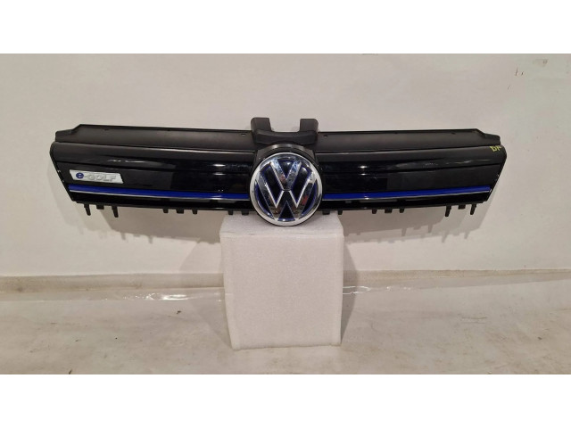 Передняя решётка Volkswagen e-Golf 2014- года 5GE853655C      