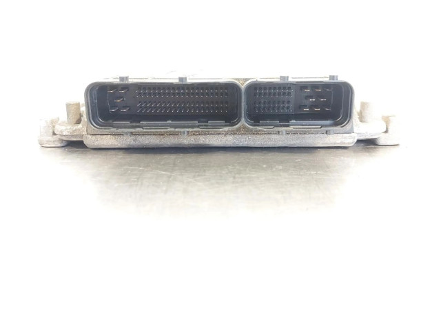 Блок управления двигателем ECU    8200199726   Renault Megane II
