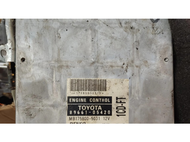 Řídící jednotka 8966105420   Toyota Avensis T250 2004