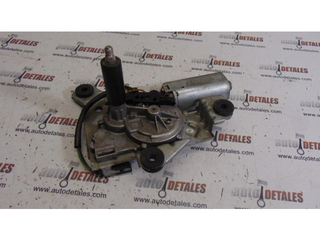 Моторчик заднего дворника 0390206517    Mitsubishi Carisma