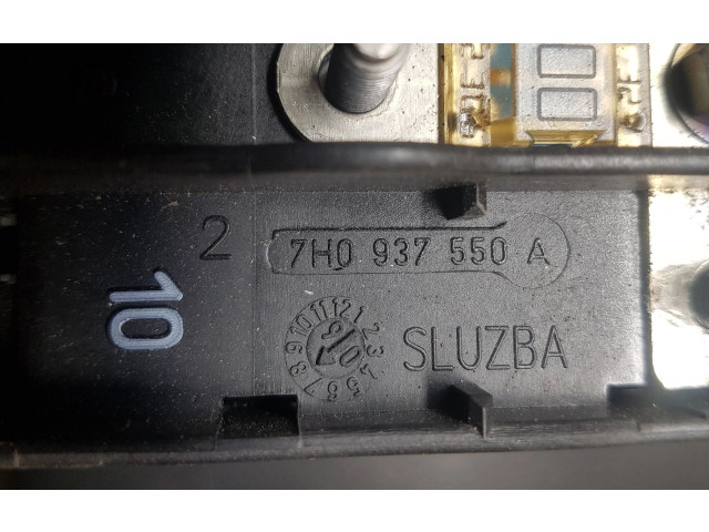   Pojistková skříňka 7H0937550A, SLUZBA   Volkswagen Transporter - Caravelle T5 2008