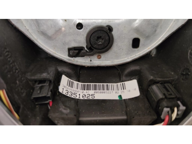 Volant Opel Meriva B 2011 13351025, 13300473  