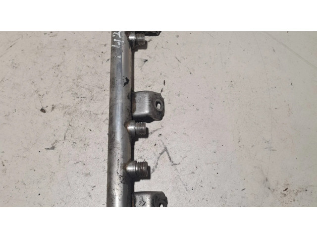 Vstřikovací lišta 7547599   BMW 7 F01 F02 F03 F04  pro benzínový motor 4.4  