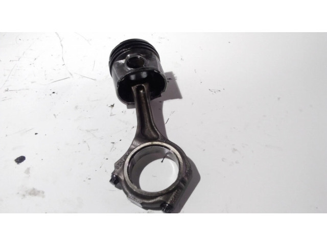 Píst 059J   Audi A4 S4 B6 8E 8H  pro naftový motor 2.5  0944