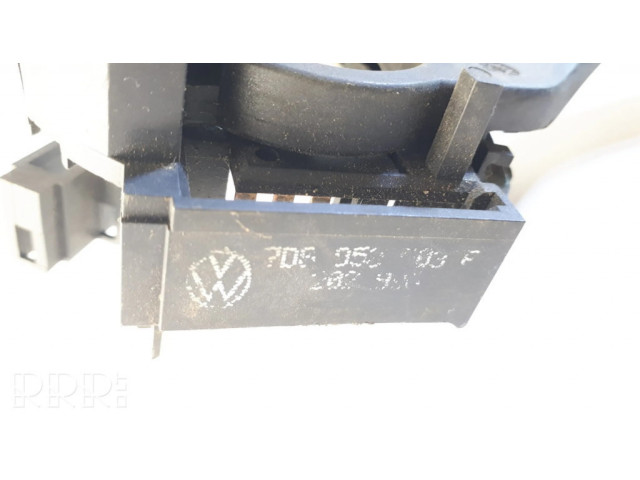 Ручка стеклоочистителей 703953503E   Volkswagen Transporter - Caravelle T4