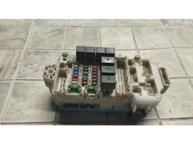 Блок предохранителей 1MR587655, 21395B08DCFB   Mitsubishi Grandis    