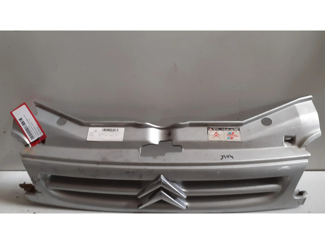 Передняя решётка Citroen Berlingo 1996-2002 года 9635604880      