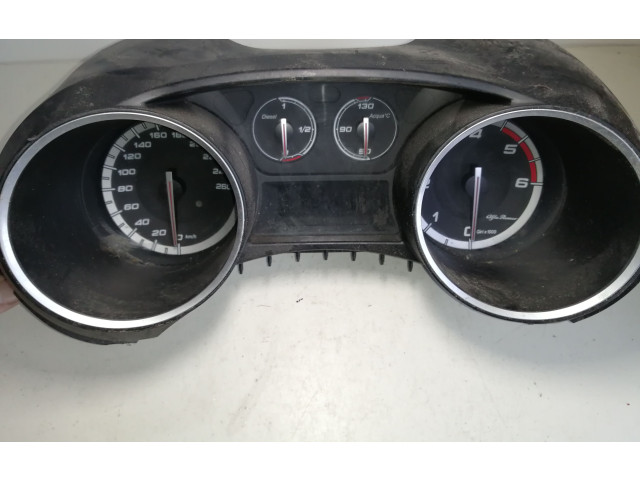 Přístrojová deska  Alfa Romeo Giulietta 2010 50516478, A2C53352738  