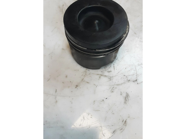 Píst 83L57, R111   Audi A6 S6 C6 4F     