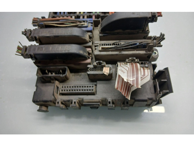 Блок предохранителей 13112913, 519048029   Opel Signum    