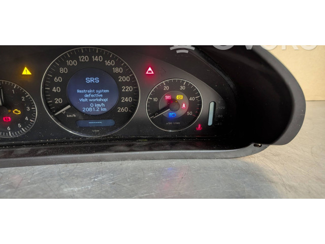 Přístrojová deska  Mercedes-Benz CLK A209 C209 2004 A2095404211, 110080140  