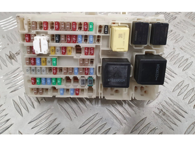 Блок предохранителей  243802061R   Renault Megane E-Tech    