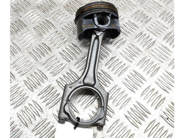 Píst 32213692, 31401957   Volvo XC40     