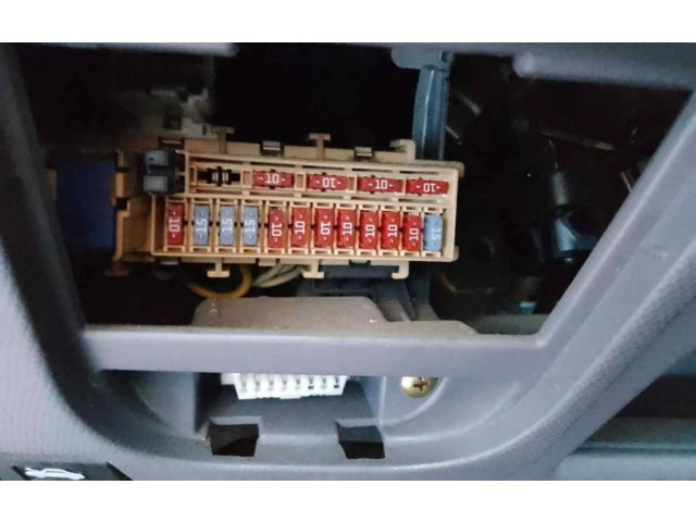   Pojistková skříňka    Nissan Micra 