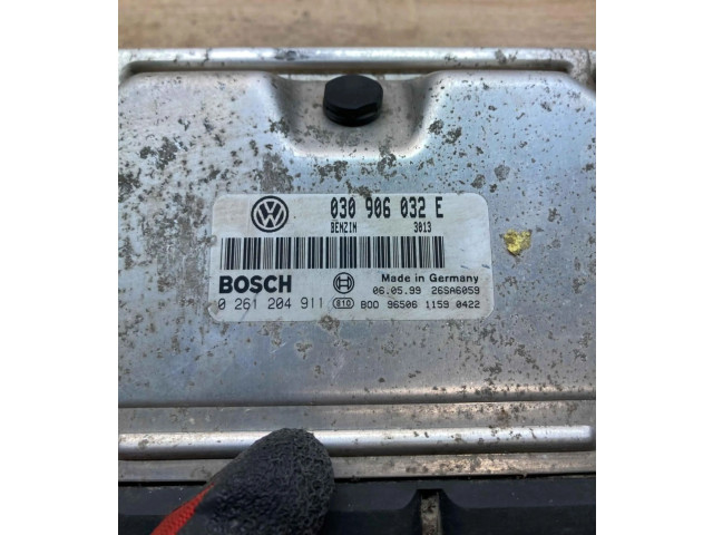 Блок управления двигателем ECU 030906032E, 0261204911   Volkswagen Lupo
