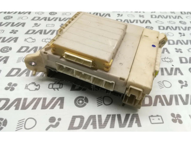 Блок предохранителей  82730-30322, 8273030322   Lexus GS 300 400 430    