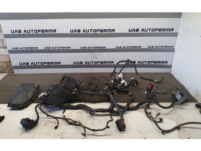 Блок предохранителей  284b71by0a   Nissan Murano Z51    