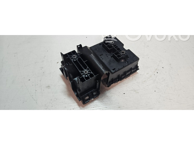   Pojistková skříňka 63513678   Chrysler Pacifica 2018