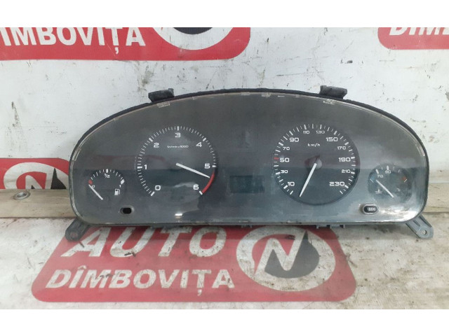 Přístrojová deska  Peugeot 607 2001 81115607  