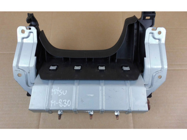 Подушка безопасности для колен 7030A242   Mitsubishi ASX
