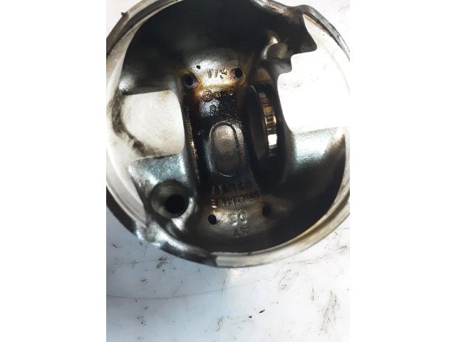 Píst 83L57, R111   Audi A6 S6 C6 4F     