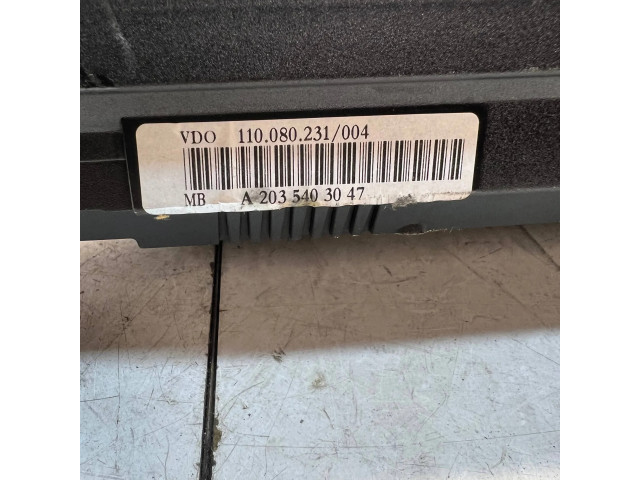 Přístrojová deska  Mercedes-Benz C W203 2004 A2035403047, 11008023104  