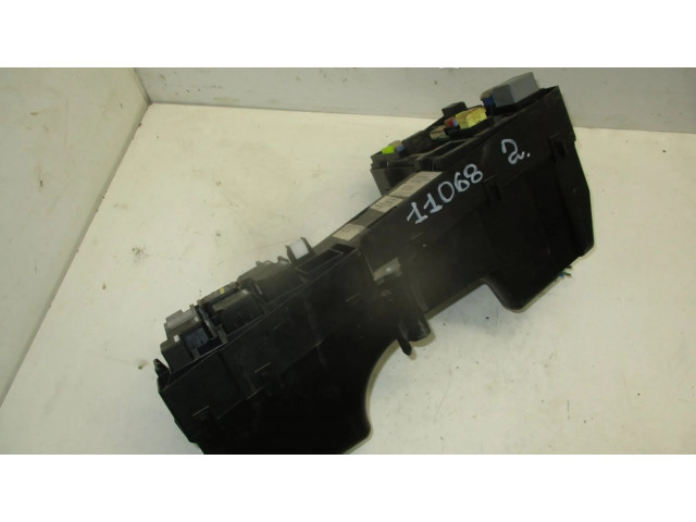 Блок предохранителей  AX2314290AGB, AX23-14290-AGB   Jaguar XF    