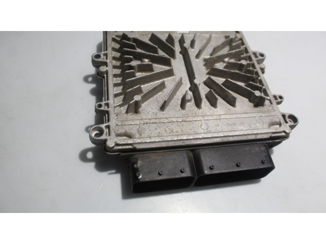 Блок управления двигателем ECU