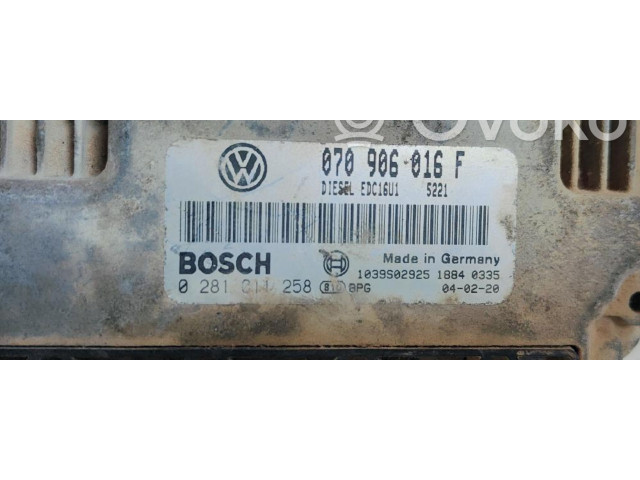 Блок управления двигателя 070906016F   Volkswagen Touareg I