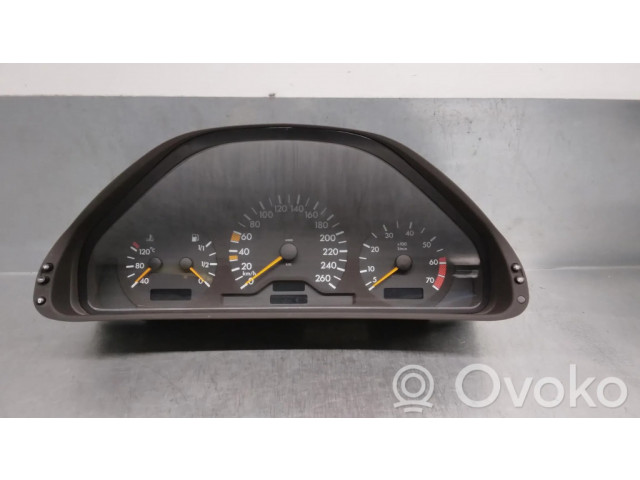 Панель приборов 2085402511, 110008901006   Mercedes-Benz CLK A208 C208       