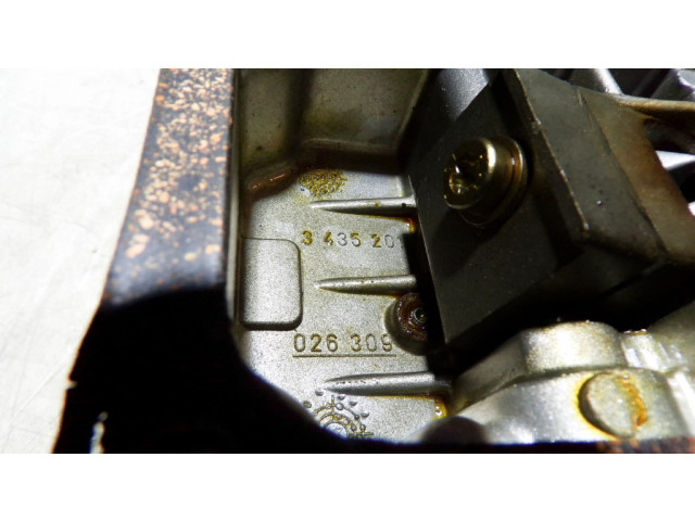 Vstřikovací lišta 0438101039, 032116   Audi 80 90 B3  pro benzínový motor 1.8  