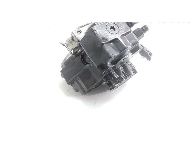 Vstřikovací čerpadlo 8689590   Volvo XC70    D5244T 