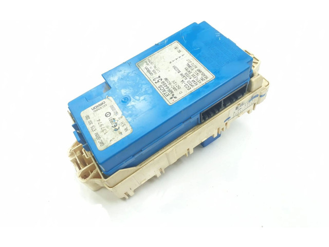 Блок предохранителей MR445952   Mitsubishi Montero    